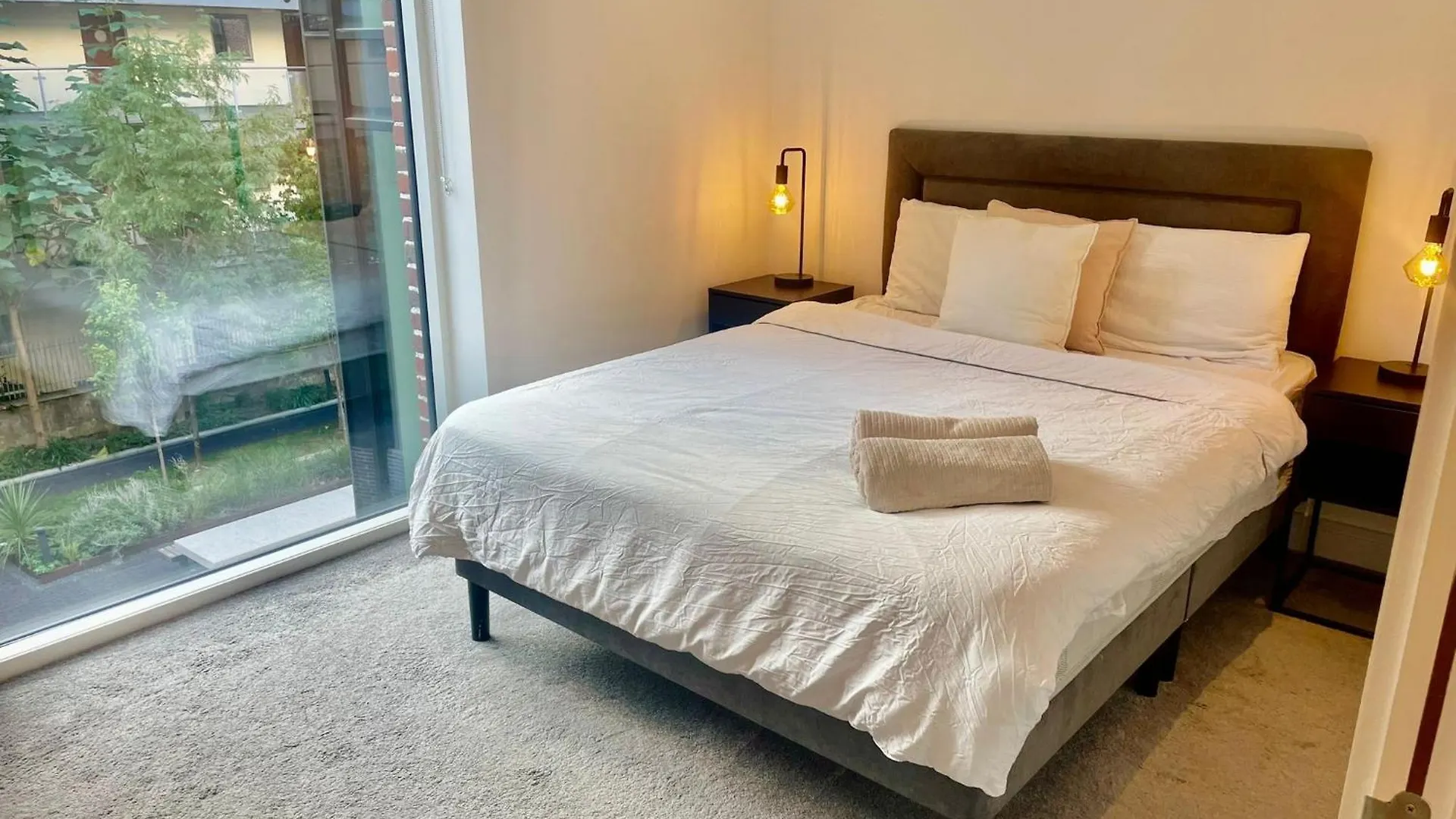 Modern Double Bedroom Dublín