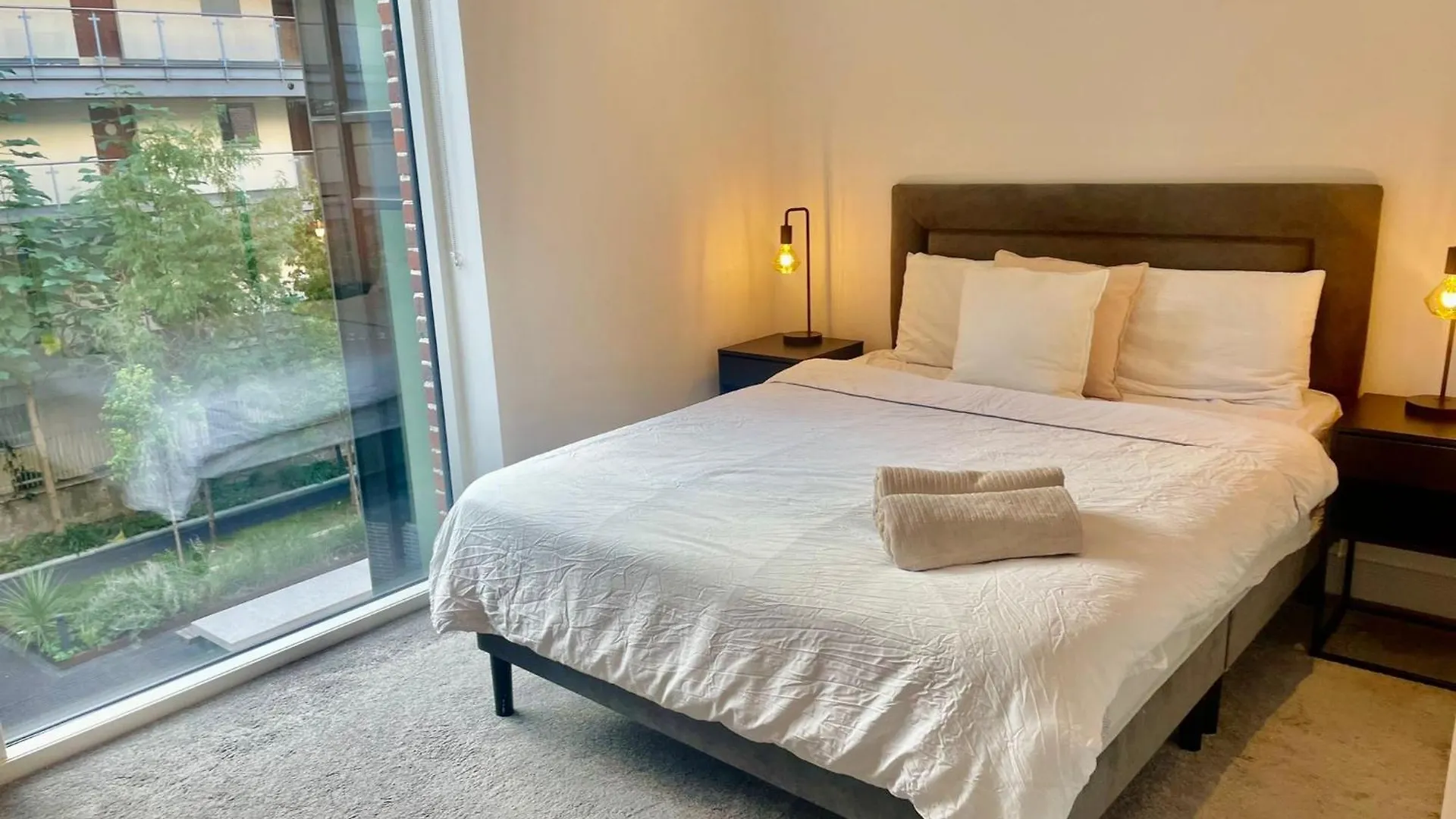 Modern Double Bedroom Dublín Irlanda